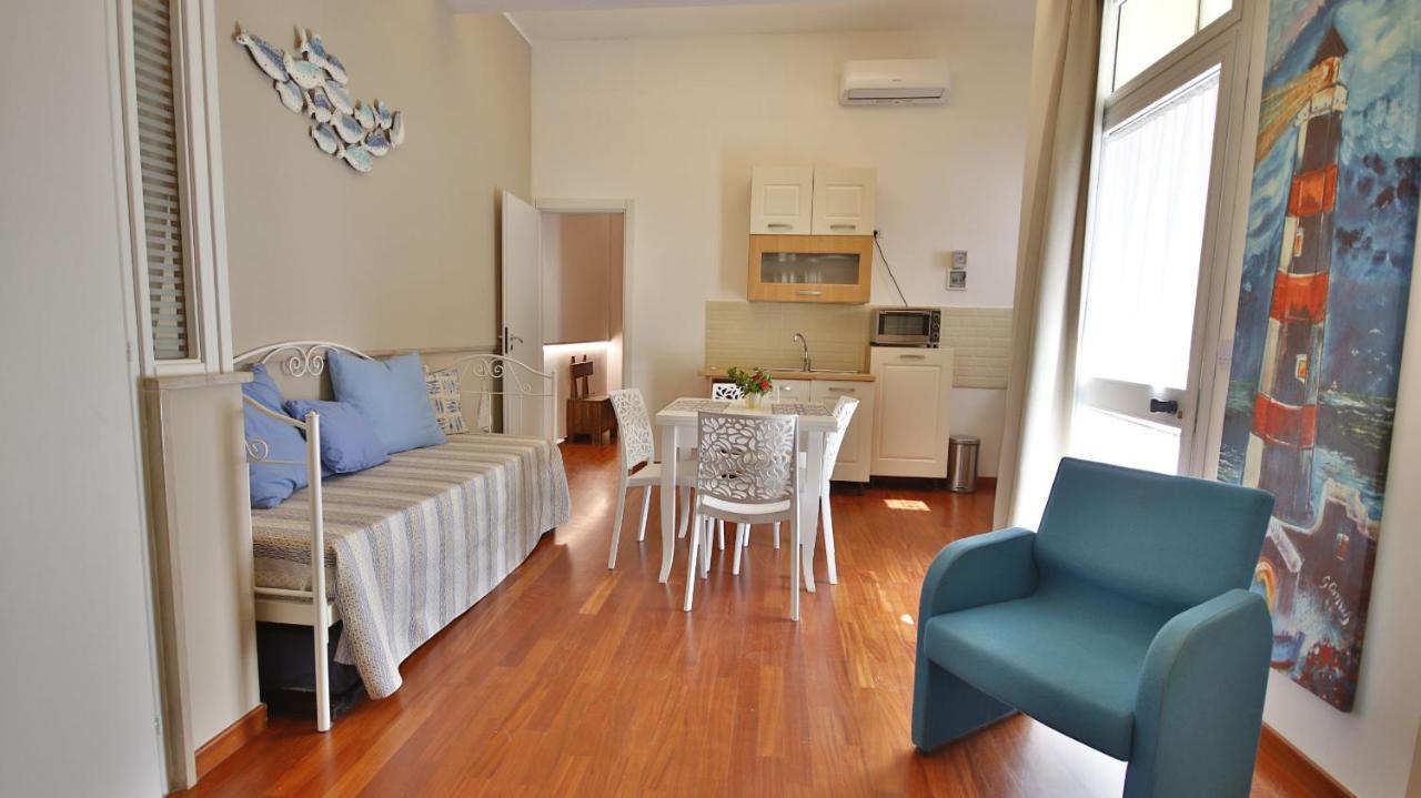 Casa Levante A 75 Mt Dalla Spiaggia Monopoli Exterior photo